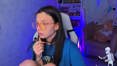 Snapshot of estercollins chatting on 03.09.25 Ester online show from 03.09.25