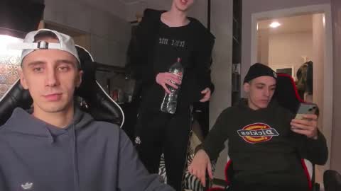 LOUIS online show from 12.13.25