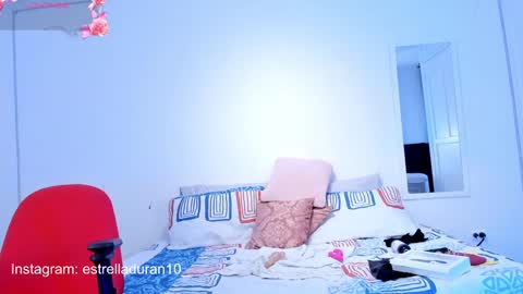 Snapshot of estrella_duran chatting on 01.17.25 Estrellita online show from 01.17.25