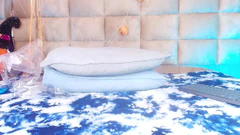 Estrella online show from 10.31.25