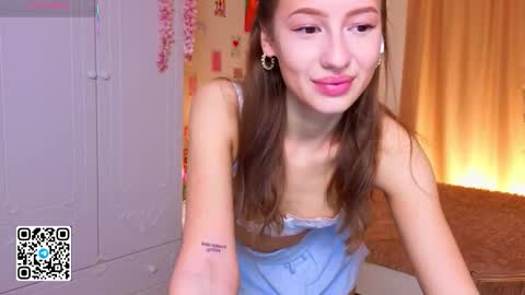 esyameglin online show from 10.14.25