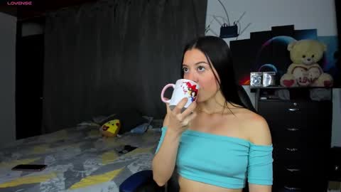 Snapshot of ethan_chloee chatting on 02.17.25  Chloe  Ethan  online show from 02.17.25