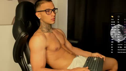 Snapshot of ethan_devis7 chatting on 06.24.26 Ethan - Independent model online show from 06.24.26