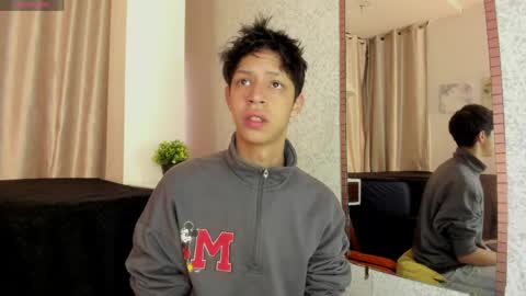 Snapshot of ethan_qop chatting on 05.12.26 Ethan online show from 05.12.26