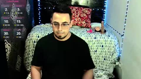 Snapshot of ethan_quill chatting on 11.18.25 ethan_quill online show from 11.18.25