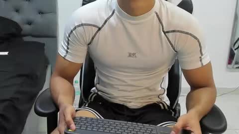 Snapshot of ethan_smitth1 chatting on 02.22.25 ethan_smitth1 online show from 02.22.25