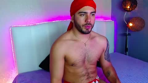 Snapshot of ethanhairy chatting on 07.05.26 Ethan online show from 07.05.26
