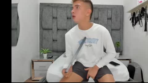 Snapshot of ethanhot_os chatting on 04.01.26 ethanhot_os online show from 04.01.26