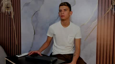 Snapshot of ethanhot_os chatting on 04.12.26 ethanhot_os online show from 04.12.26