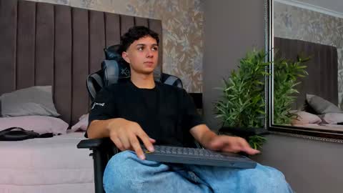 ethanlowell online show from 09.11.25