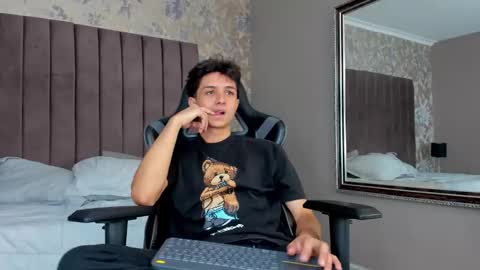 ethanlowell online show from 11.21.25