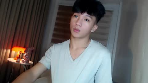 Snapshot of etherealboytoy4hire chatting on 04.05.26 Rey online show from 04.05.26