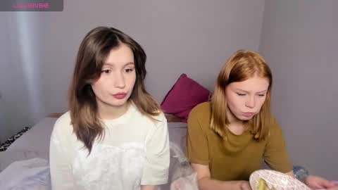 Veronica Tiia Lilith left to right online show from 10.06.25