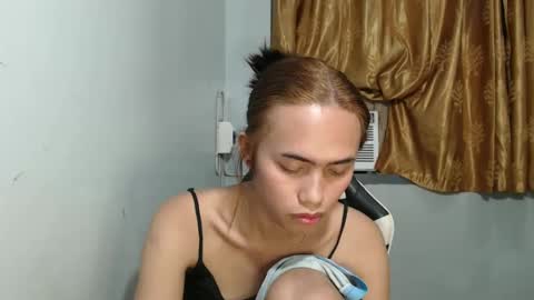 Snapshot of euniceariella21 chatting on 01.14.25 YELLA online show from 01.14.25