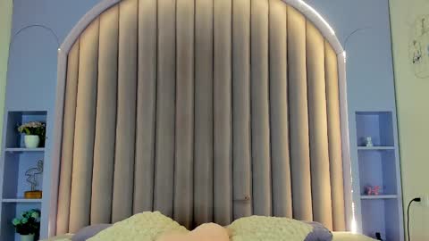 EVA DAEMON  online show from 02.16.25