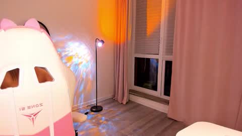 Eva Davis online show from 03.16.26