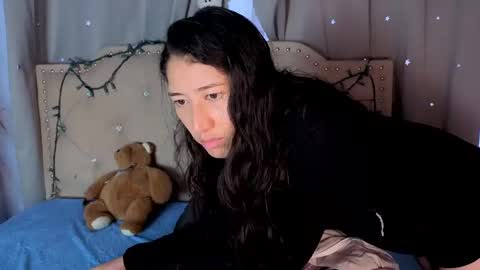 eva delight online show from 11.19.25