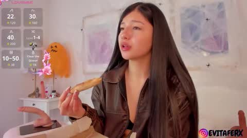 Snapshot of eva_depp chatting on 10.13.25 Evaa Depp online show from 10.13.25