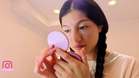 Snapshot of eva_depp_ chatting on 05.19.26 Eva online show from 05.19.26