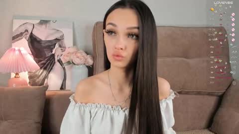 Snapshot of eva_doncray chatting on 02.21.25 Eva online show from 02.21.25