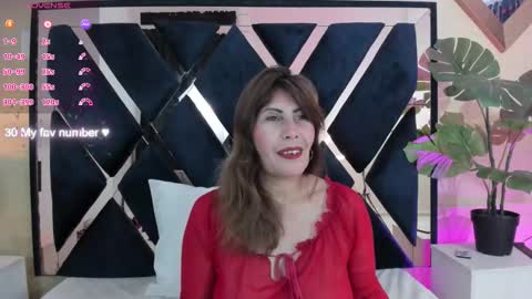 Snapshot of eva_loretti chatting on 09.19.25 online show from 09.19.25