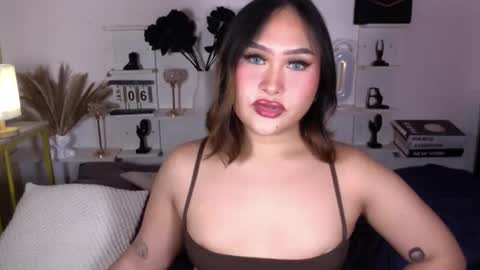 Queen Eva Mazikeen online show from 01.06.26