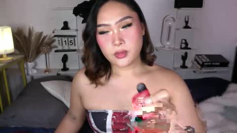 Queen Eva Mazikeen online show from 01.15.26