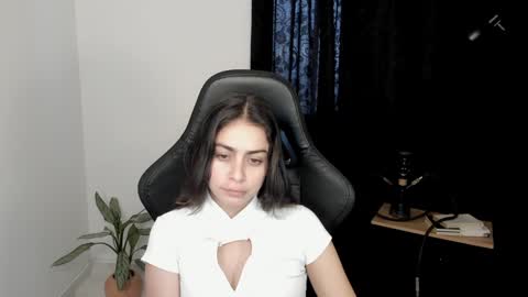 eva_monn online show from 01.04.25