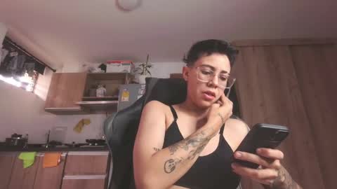 Snapshot of eva_monwalker chatting on 05.19.26 Eva cute online show from 05.19.26