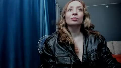 Snapshot of eva_rikchter chatting on 07.25.26 Ice Goddess online show from 07.25.26