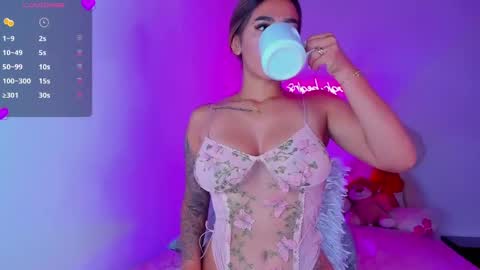 Eva Shinee online show from 02.11.25