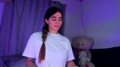 Eva Shinee online show from 02.03.26