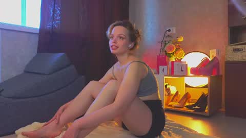 Snapshot of eva_sinn chatting on 06.10.26 Hi there i am Eva and i wish create a nice community with you so join my Ticket Show for more pleasure online show from 06.10.26