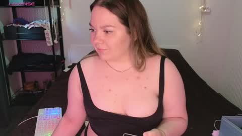 Snapshot of eva_sweetdream chatting on 06.01.26 Eva online show from 06.01.26
