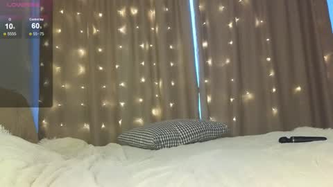 Hello Im Eva online show from 12.23.24