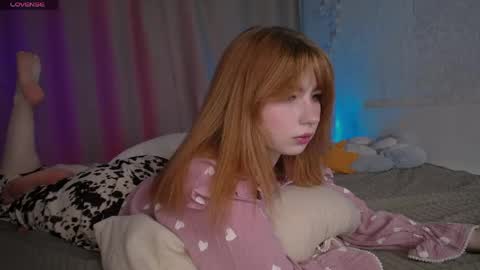 Snapshot of evaa_moonn_ chatting on 04.28.26 Eva online show from 04.28.26