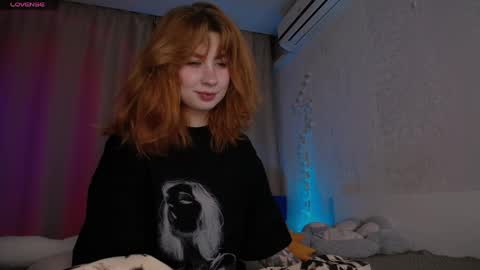 Snapshot of evaa_moonn_ chatting on 05.08.26 Eva online show from 05.08.26