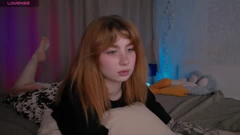 Snapshot of evaa_moonn_ chatting on 06.22.26 Eva online show from 06.22.26