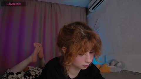 Snapshot of evaa_moonn_ chatting on 07.25.26 Eva online show from 07.25.26