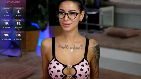 Eva  online show from 11.09.25