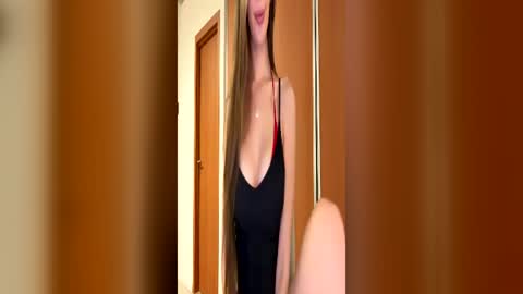 Snapshot of evaangelina_ chatting on 06.18.26 Eva online show from 06.18.26