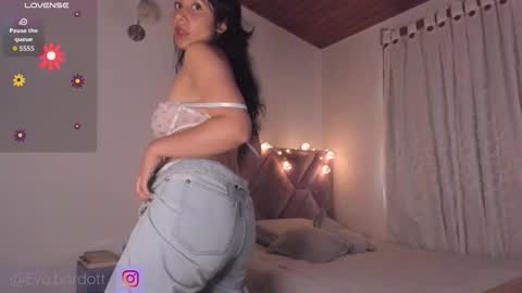 Eva Bardot online show from 11.11.25