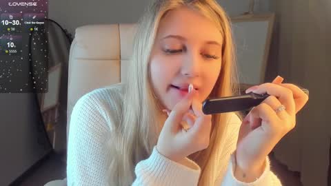 Eva  online show from 01.05.25