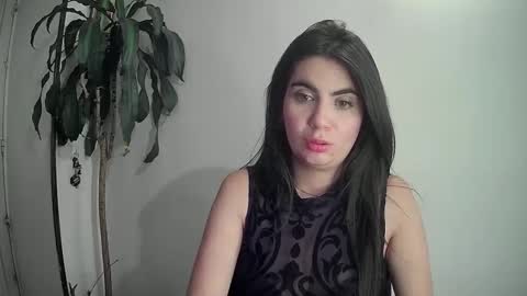 Snapshot of evacollins12 chatting on 12.15.24 evacollins12 online show from 12.15.24
