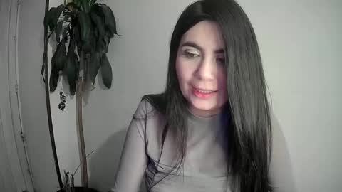 Snapshot of evacollins12 chatting on 12.28.24 evacollins12 online show from 12.28.24