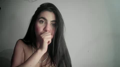 Snapshot of evacollins12 chatting on 02.08.25 evacollins12 online show from 02.08.25