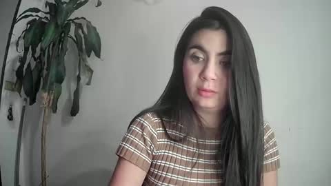 Snapshot of evacollins12 chatting on 02.23.25 evacollins12 online show from 02.23.25
