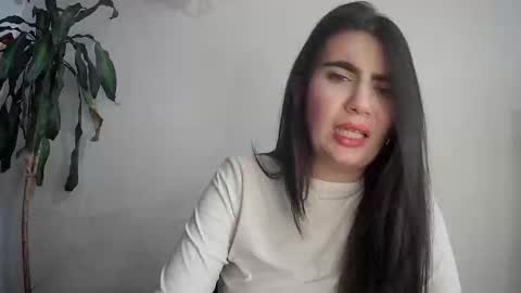 Snapshot of evacollins12 chatting on 02.24.25 evacollins12 online show from 02.24.25