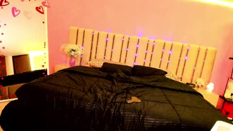 Eva Gomez online show from 02.17.25