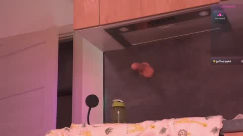 Eva here Wednesday till Sunday online show from 01.02.25